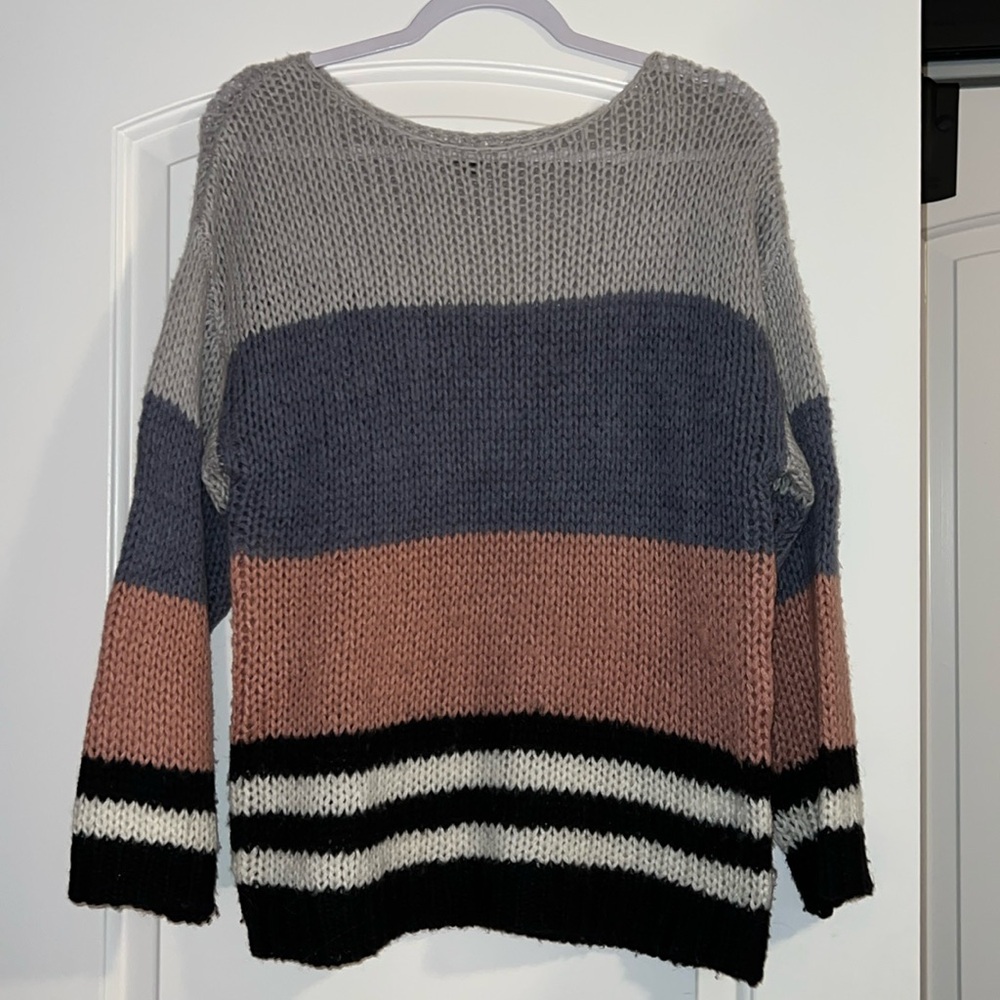 Lucky Brand stripped sweater in good condition